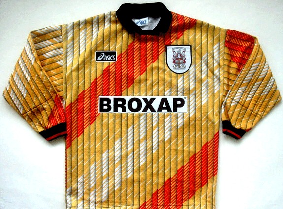 Stoke City Goalkeeper football shirt 1995 - 1996. Sponsored by Broxap