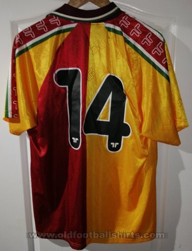 Campomaiorense Home football shirt (unknown year)