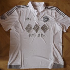 Sporting Kansas City  Home football shirt 2015 - 2017 sponsored by Ivy Investments