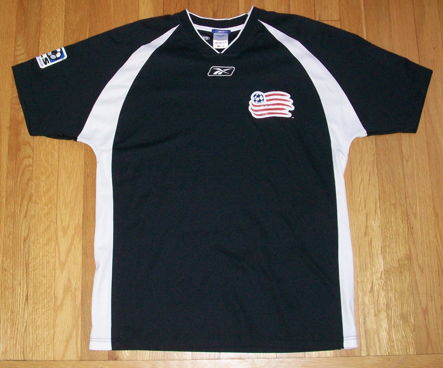 New England Revolution Training/Leisure football shirt 2004.