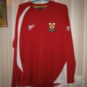 Home football shirt (unknown year)