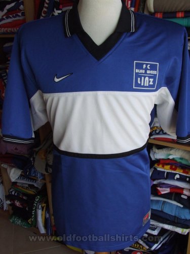 FC Blau-Weiss Linz Home football shirt (unknown year)