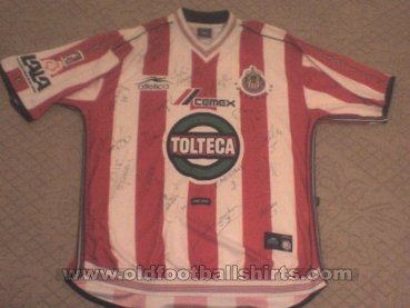 Chivas de Guadalajara Home camisa de futebol 2001 - 2002