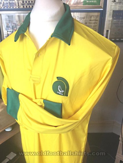 West Bromwich Albion Retro Replicas football shirt 1972 - 1974