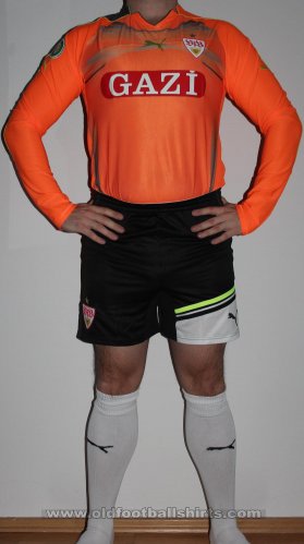 VfB Stuttgart Goalkeeper football shirt 2010 - 2012