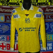 Away football shirt (unknown year)