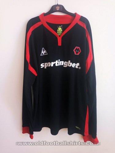 Wolverhampton Wanderers Goalkeeper football shirt 2009 - 2010