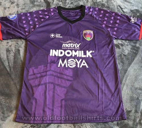 Persita Tangerang Home football shirt (unknown year)
