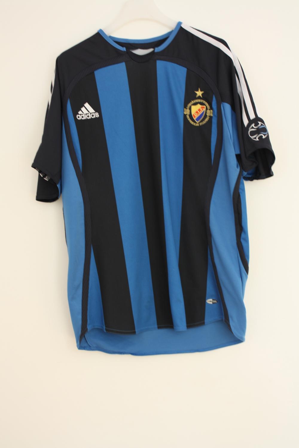 Sortie du maillot extérieur de Djurgårdens 2025 - Footy Headlines FR