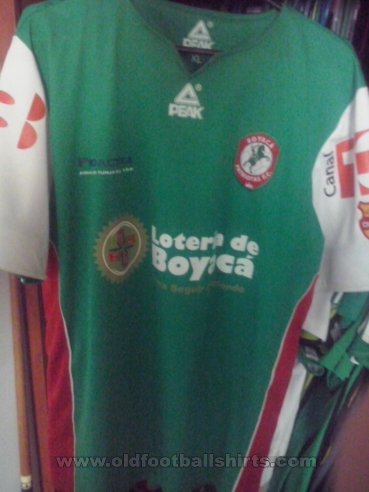Patriotas F.C. Away football shirt 2010