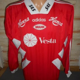 Brann Bergen Home football shirt 1995 sponsored by Vesta