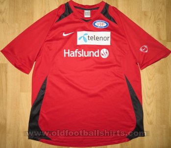 Vålerenga Training/Leisure football shirt 2004
