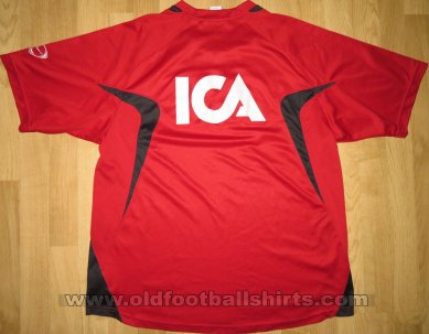 Vålerenga Training/Leisure football shirt 2004
