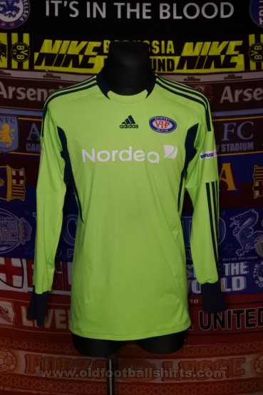 Vålerenga Goalkeeper football shirt 2011 - 2012