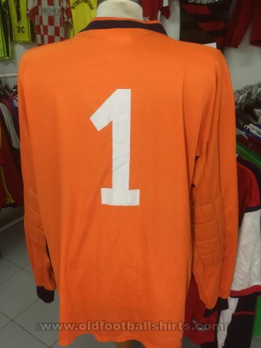 Lyn Goalkeeper football shirt (unknown year)