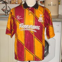 Bradford City Home football shirt 1991 - 1993 sponsored by Freemans 