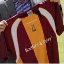 Bradford City Home football shirt 2006 - 2007 sponsored by Bradford & Bingley