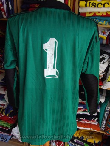 Viking Stavanger Goalkeeper football shirt (unknown year)