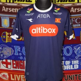 Viking Stavanger Home football shirt (unknown year) sponsored by Altibox