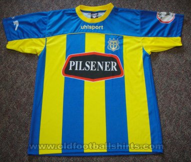 Tecnico Universitario Away football shirt 2004