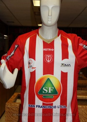Tecnico Universitario Home football shirt 2011