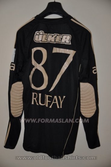 Galatasaray Goalkeeper football shirt 2010 - 2011