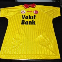 Galatasaray Home חולצת כדורגל 1997 - 1998 sponsored by Vakif Bank