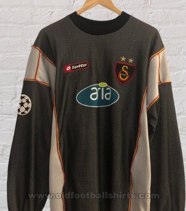 Galatasaray Goalkeeper football shirt 2001 - 2002