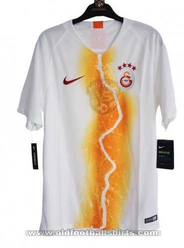 Galatasaray Üçüncü futbol forması 2018 - 2019