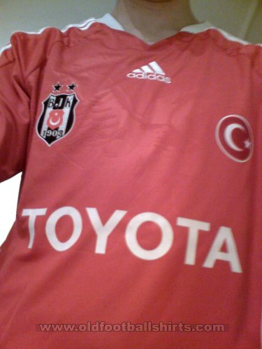 Besiktas Goalkeeper football shirt 2011 - 2012