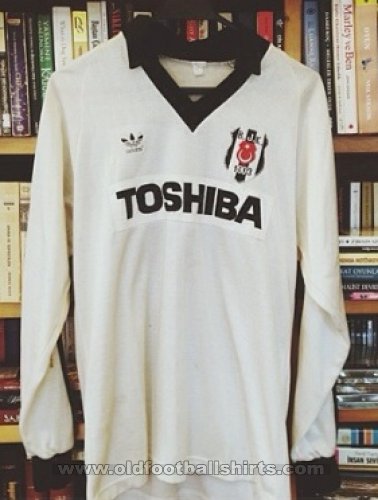 Besiktas Home Maillot de foot 1987 - 1988