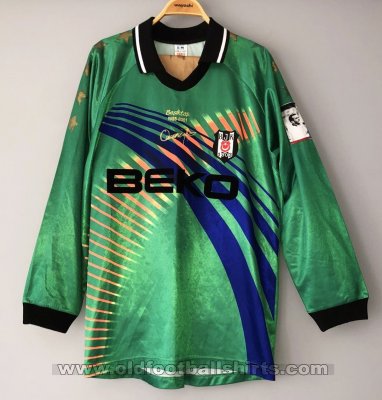 Besiktas Goalkeeper football shirt 2000 - 2001