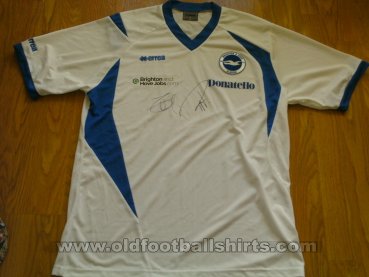 Brighton & Hove Albion Training/Leisure football shirt 2011 - 2012