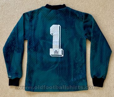 Brighton & Hove Albion Goalkeeper football shirt 1994 - 1997