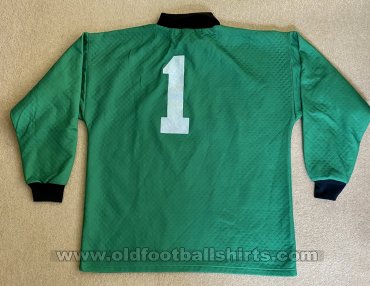 Brighton & Hove Albion Goalkeeper football shirt 1998 - 1999