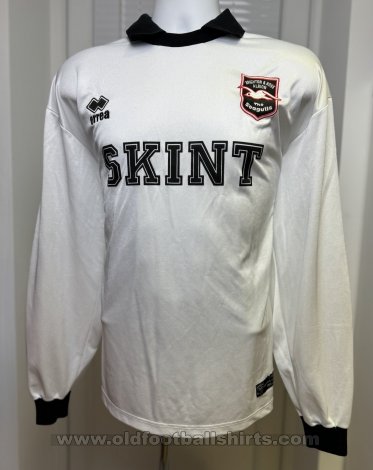 Brighton & Hove Albion Goalkeeper football shirt 2002 - 2004