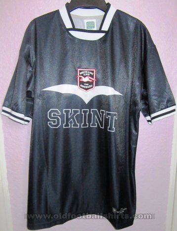 Brighton & Hove Albion Retro Replicas football shirt 2002 - 2004