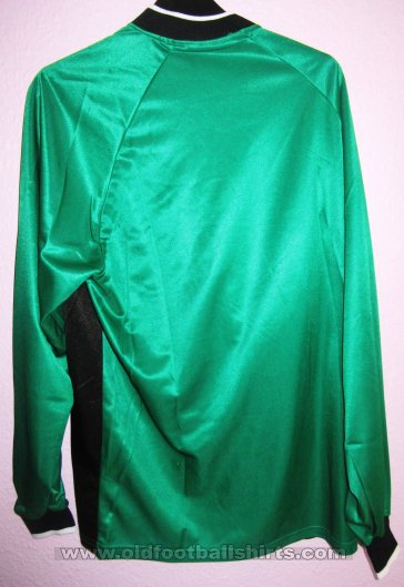 Brighton & Hove Albion Goalkeeper football shirt 2004 - 2005