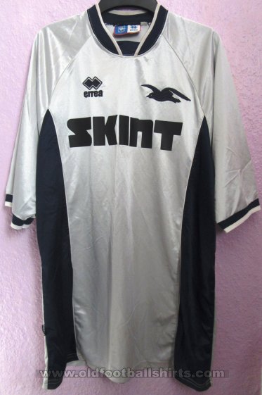 Brighton & Hove Albion Goalkeeper football shirt 2003