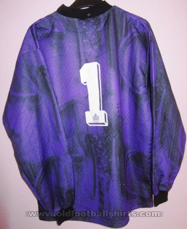 Brighton & Hove Albion Goalkeeper football shirt 1994 - 1997