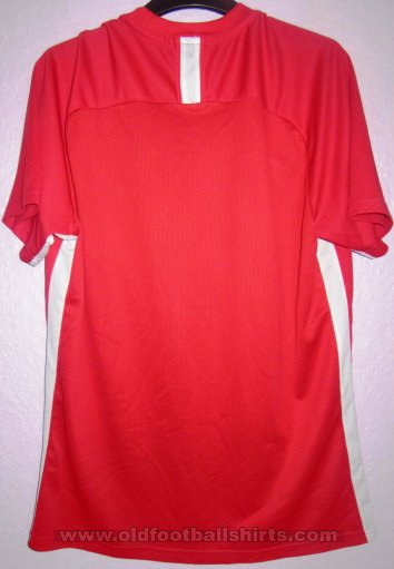 Brighton & Hove Albion Training/Leisure football shirt 2018 - 2020