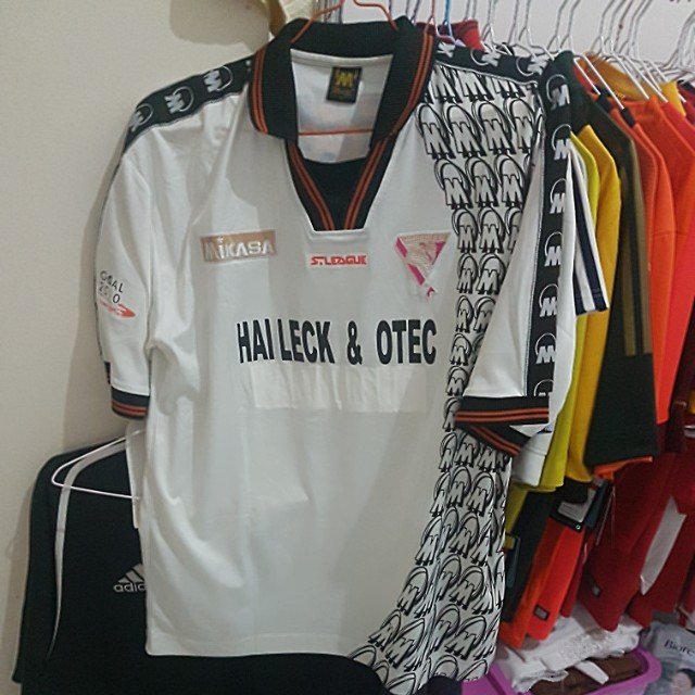 Jurong FC Borta fotbollströja 1998.