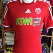 Away football shirt (unknown year)