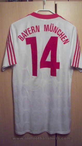 Bayern Munich חולצת גביע חולצת כדורגל 1985 - 1986