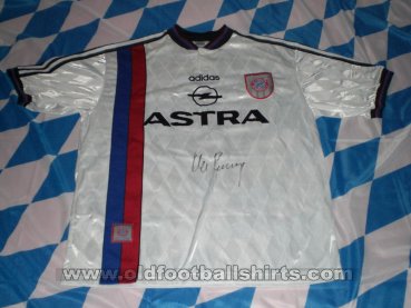 Bayern Munich Spécial Maillot de foot 1997 - 1998