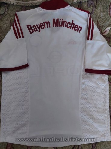 Bayern Munich Away football shirt 2002