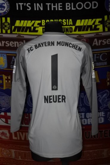 Bayern Munich Goalkeeper football shirt 2018