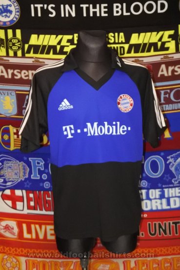 Bayern Munich Goalkeeper football shirt (unknown year)