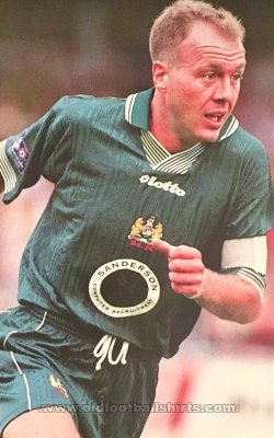 Bristol City Third baju bolasepak 1997 - 1998