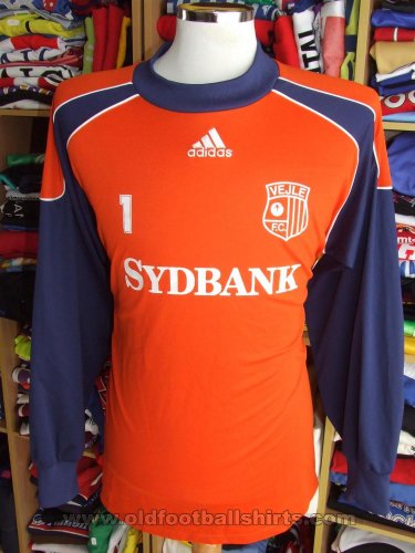Vejle FC Goalkeeper football shirt (unknown year)